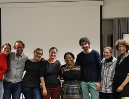 Mit TeilnehmerInnen am Gesprächsabend in Bern. 