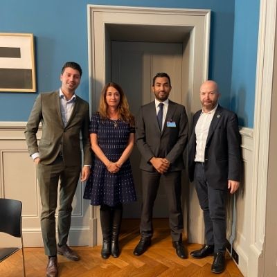 Franklin Castañeda (2. von rechts) mit Nationalrät*innen in Bern